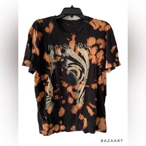 De stressed band tee